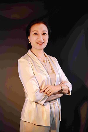 公司董事長(zhǎng)晏小玲